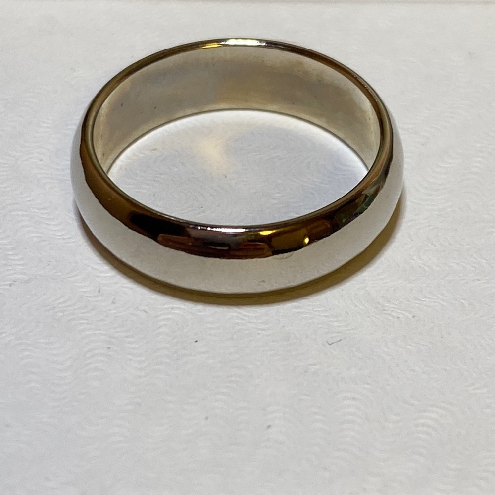 Men’s silver tone metal ring